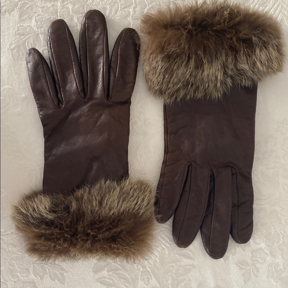 Elegant Brown Leather Gloves with Fur Trim